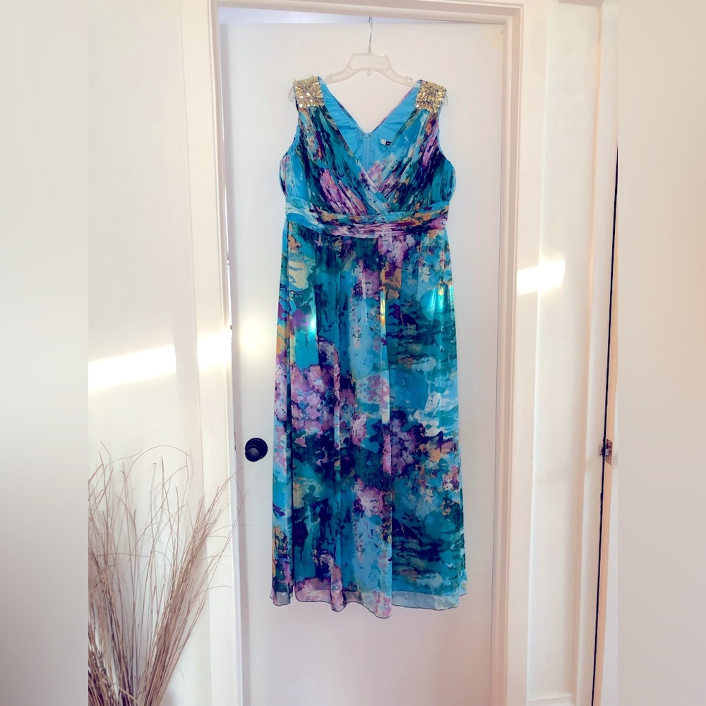JS Collection dress with shoulder detail - Only worn once